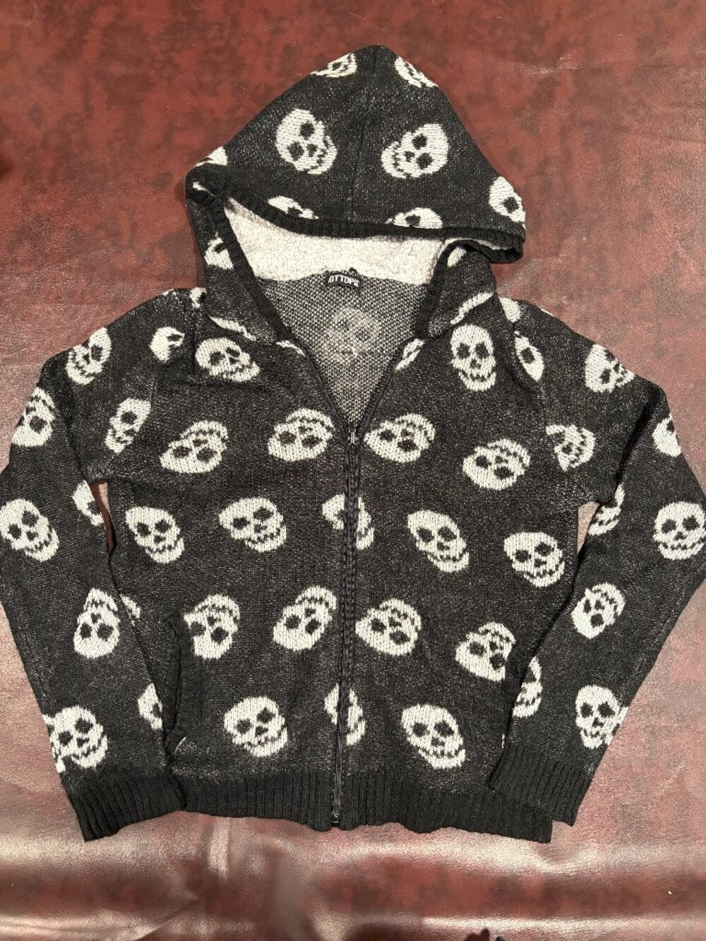 Y2K style Hot Topic black & white skull hoodie size junior's M